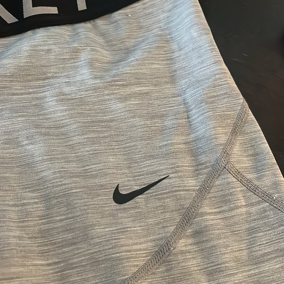 Women’s Nike Pro Dri-fit Shorts - Picture 4 of 4